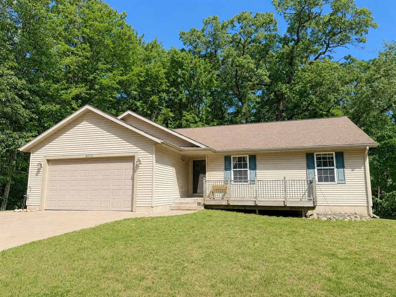 4122 Duck Lake Road Property Photo 1