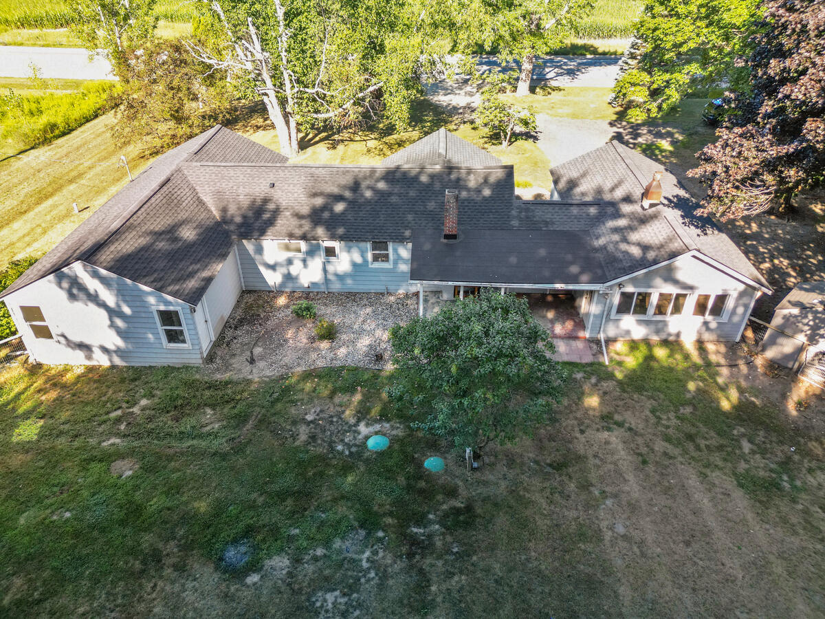 6830 S Warner Avenue Property Photo 4