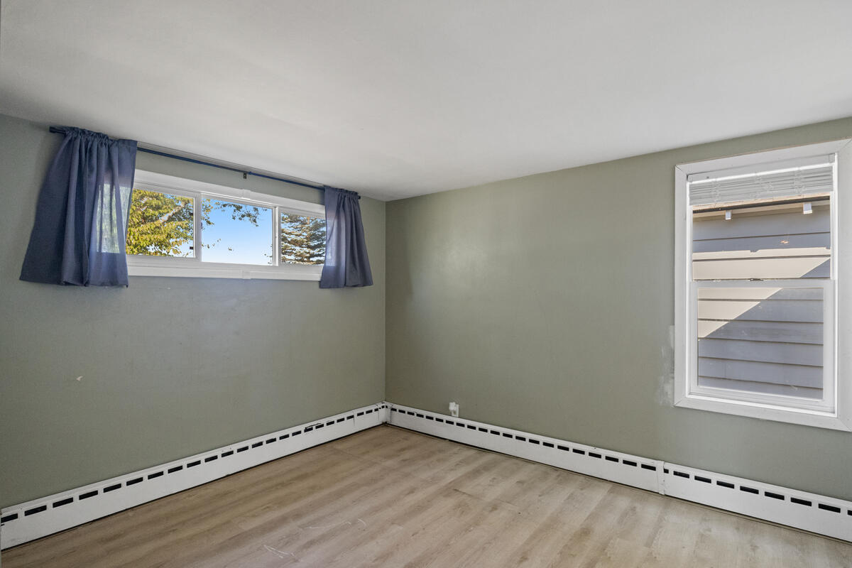 6830 S Warner Avenue Property Photo 14