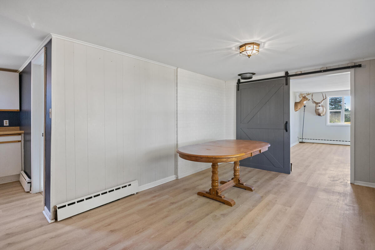 6830 S Warner Avenue Property Photo 16