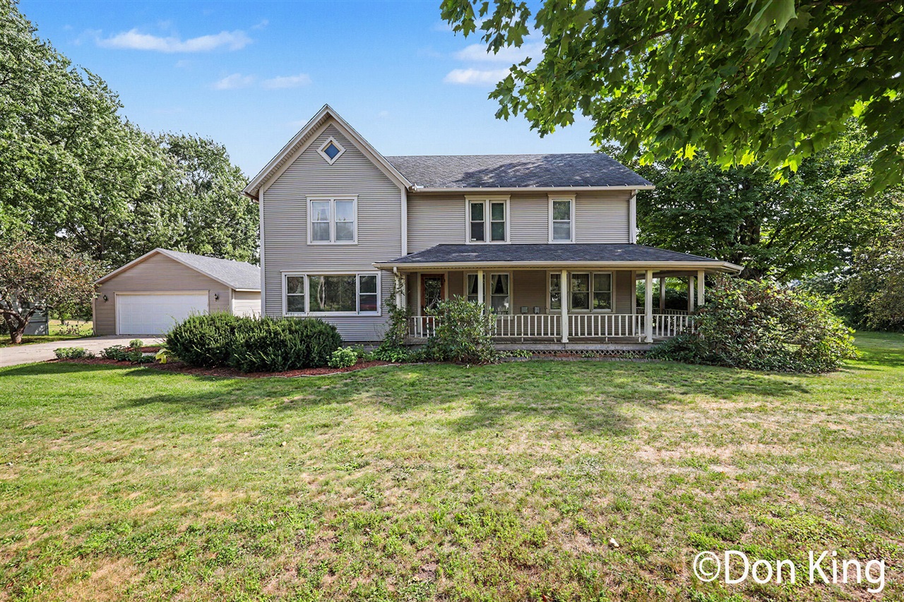296 13 Mile Road Property Photo 1