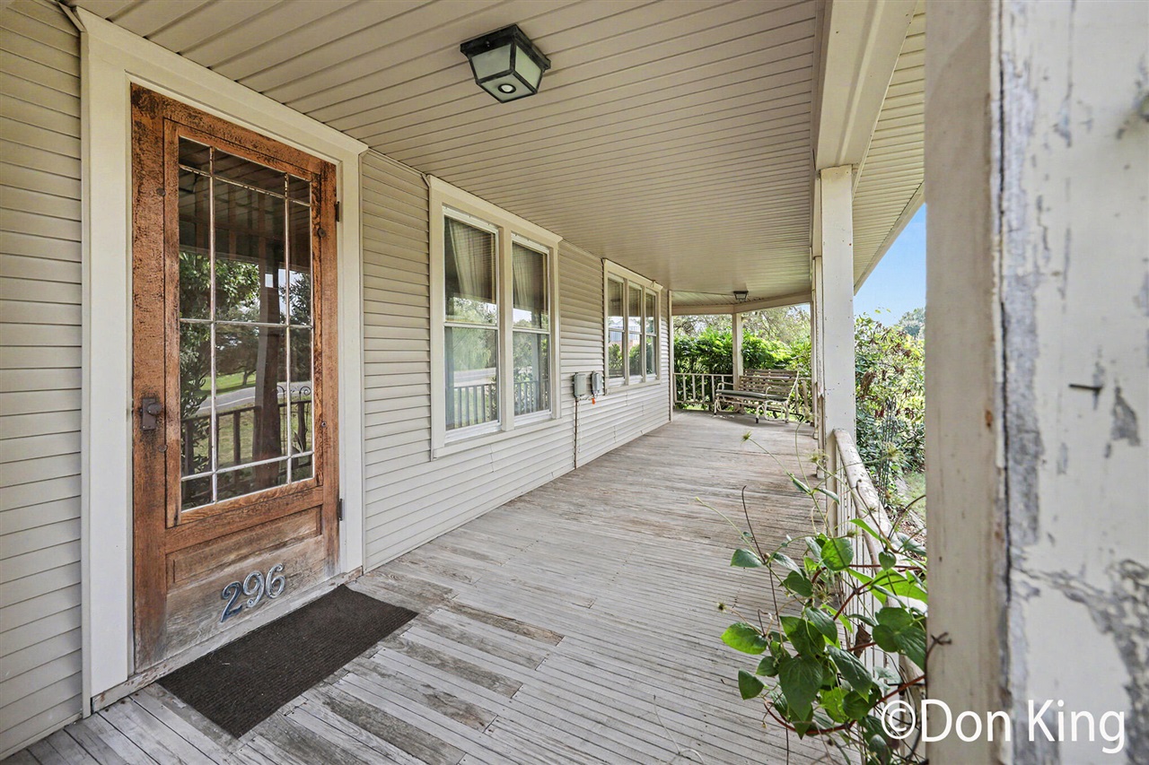 296 13 Mile Road Property Photo 4