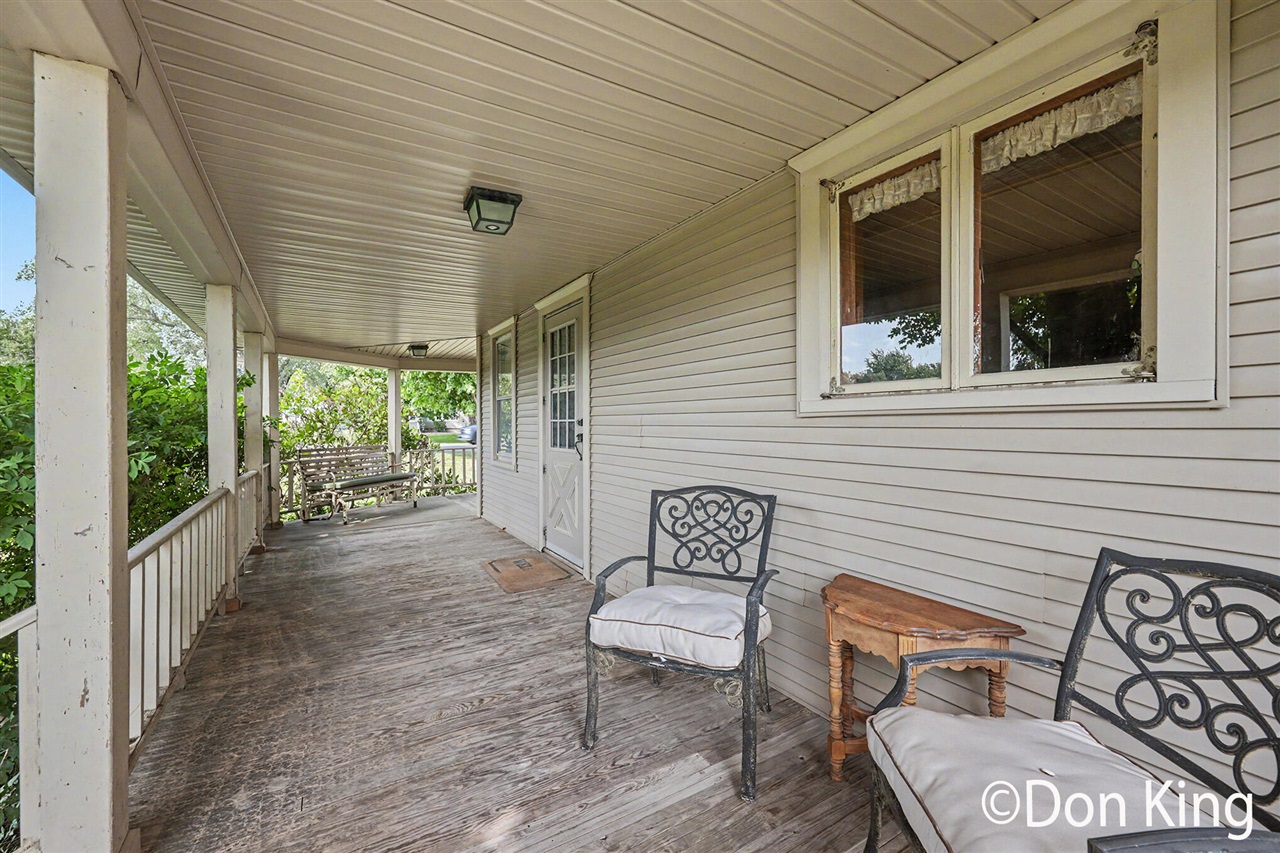 296 13 Mile Road Property Photo 5