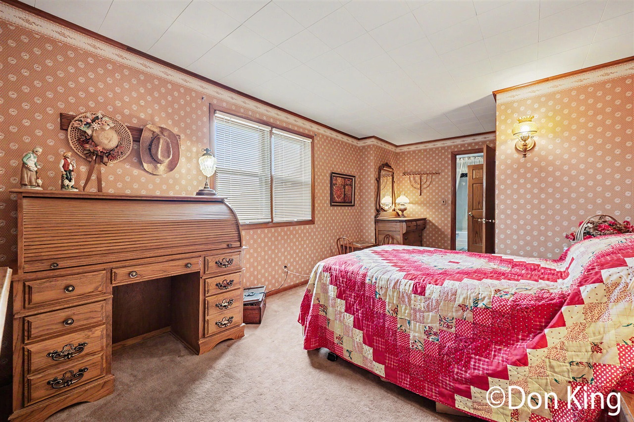 296 13 Mile Road Property Photo 16