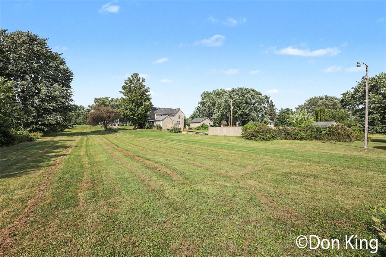 296 13 Mile Road Property Photo 30
