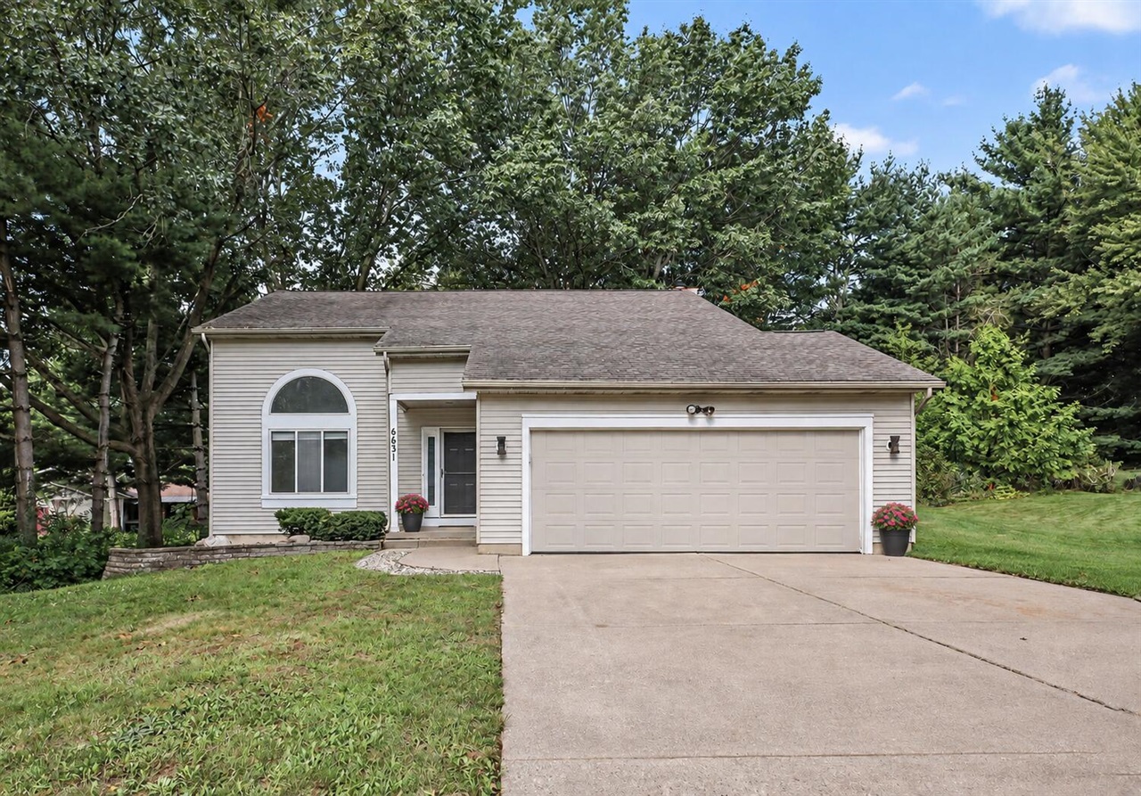 6631 Runway Court Property Photo 1