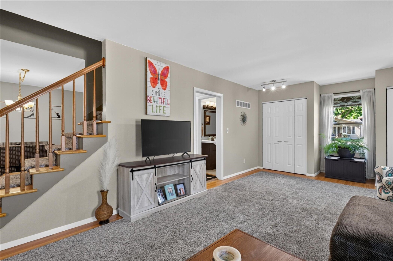 307 Miami Court Property Photo 11