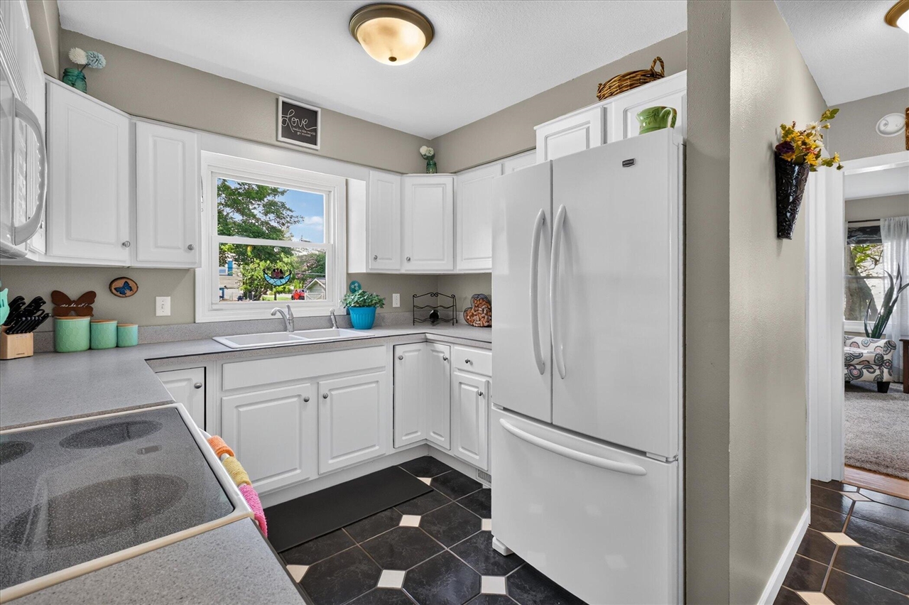 307 Miami Court Property Photo 18