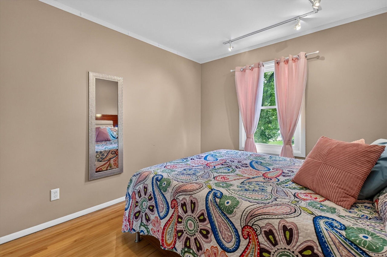 307 Miami Court Property Photo 33