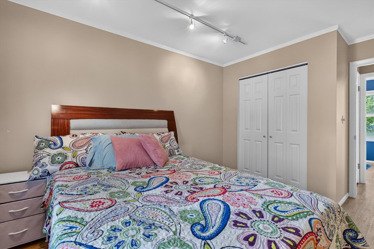 307 Miami Court Property Photo 34