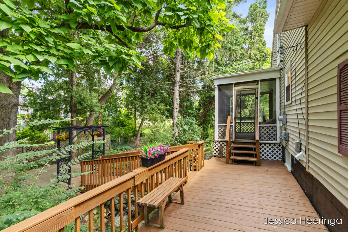 475 Northland Court Property Photo 7