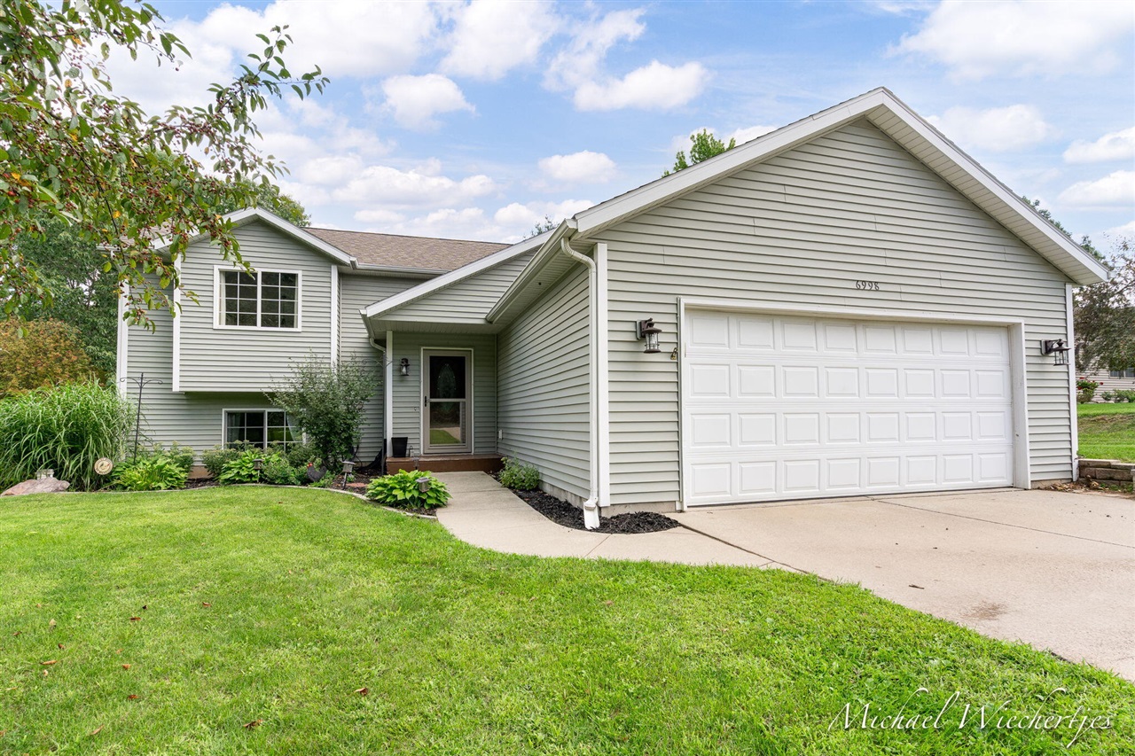 6998 Riverwood Drive Property Photo 1