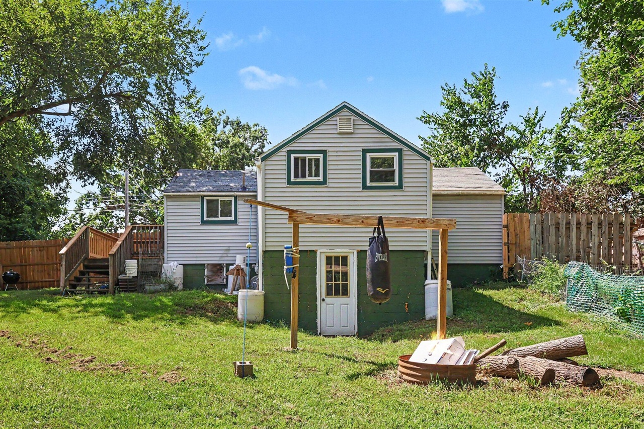 2347 Lansing Avenue Property Photo 2