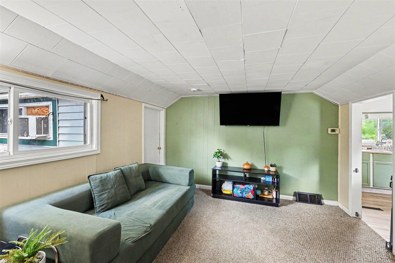 2347 Lansing Avenue Property Photo 6