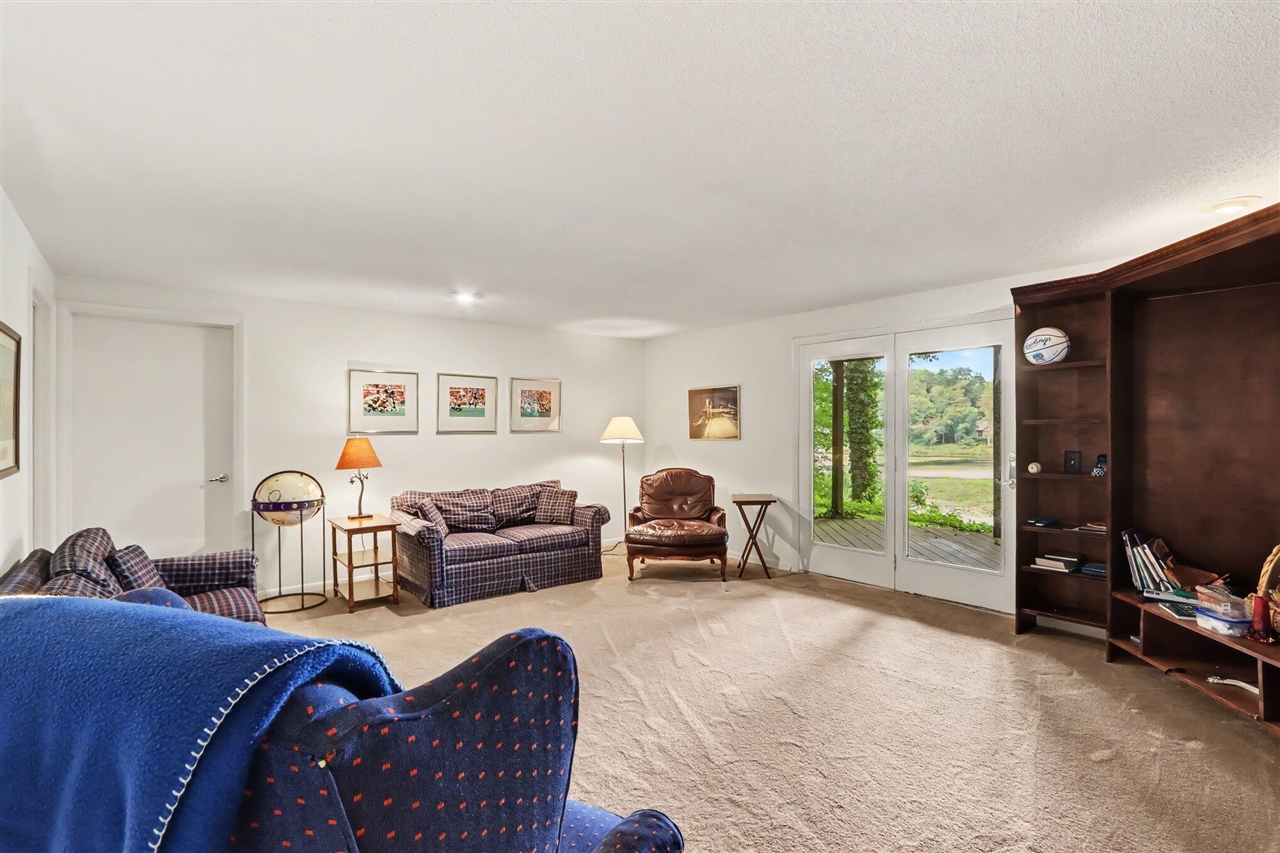 9808 Oak Forest Circle Property Photo 18