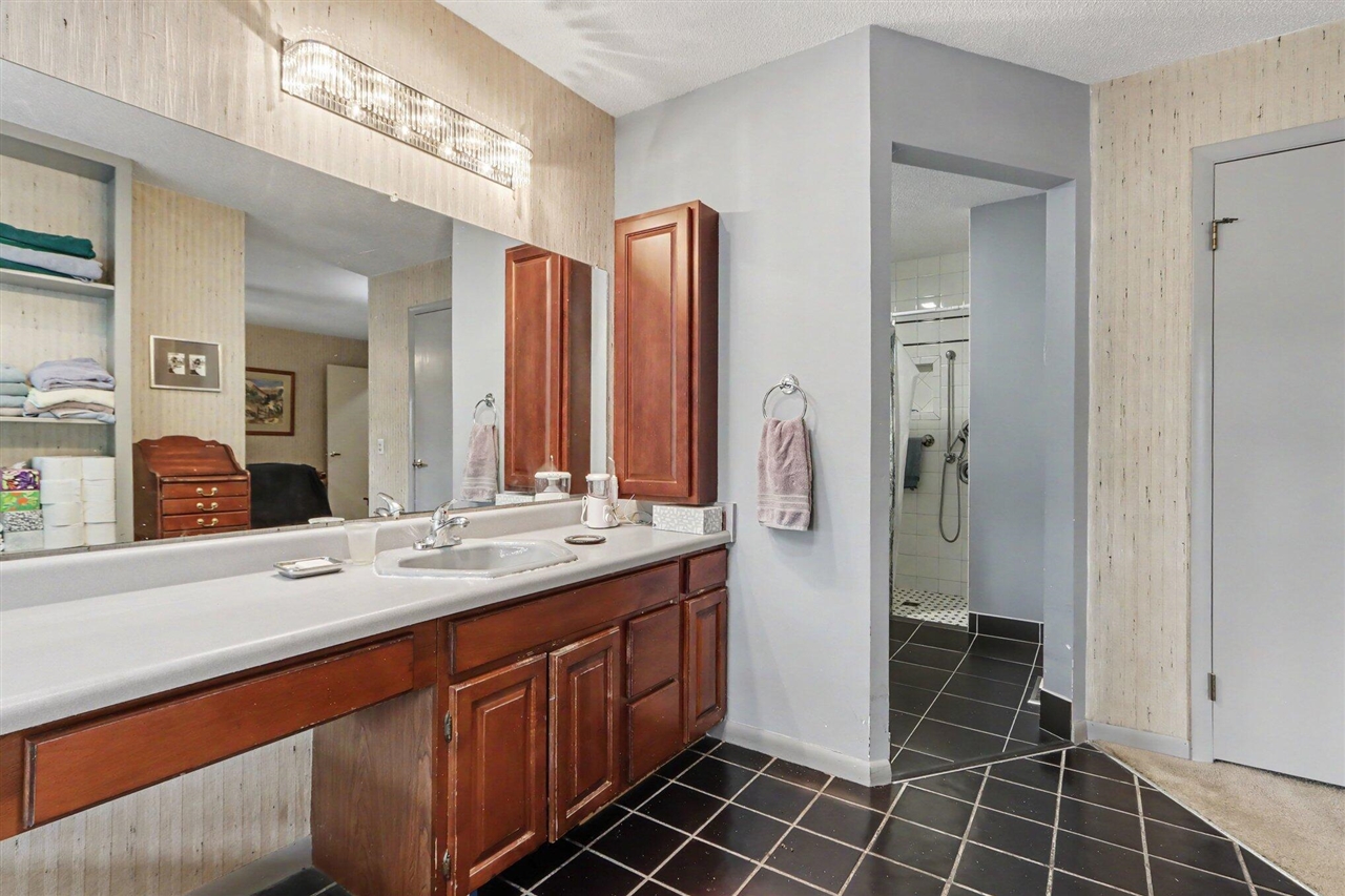 9808 Oak Forest Circle Property Photo 25