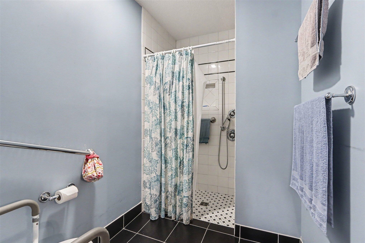 9808 Oak Forest Circle Property Photo 26