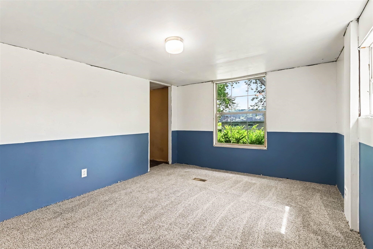 953 Weaver Road Property Photo 16