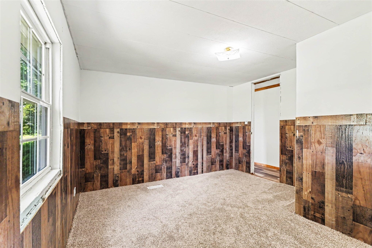 953 Weaver Road Property Photo 20