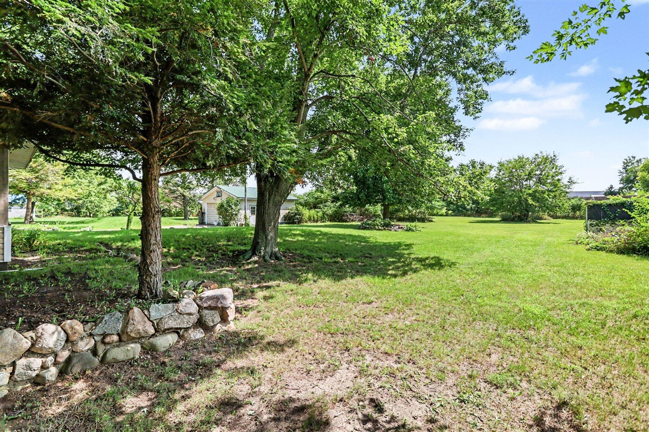 953 Weaver Road Property Photo 26
