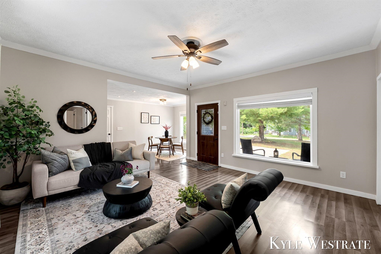 315 N Bridge Street Property Photo 6