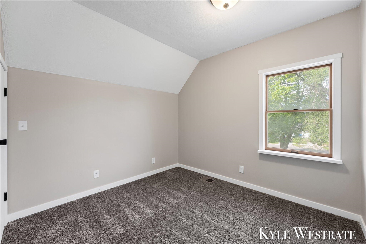 315 N Bridge Street Property Photo 20