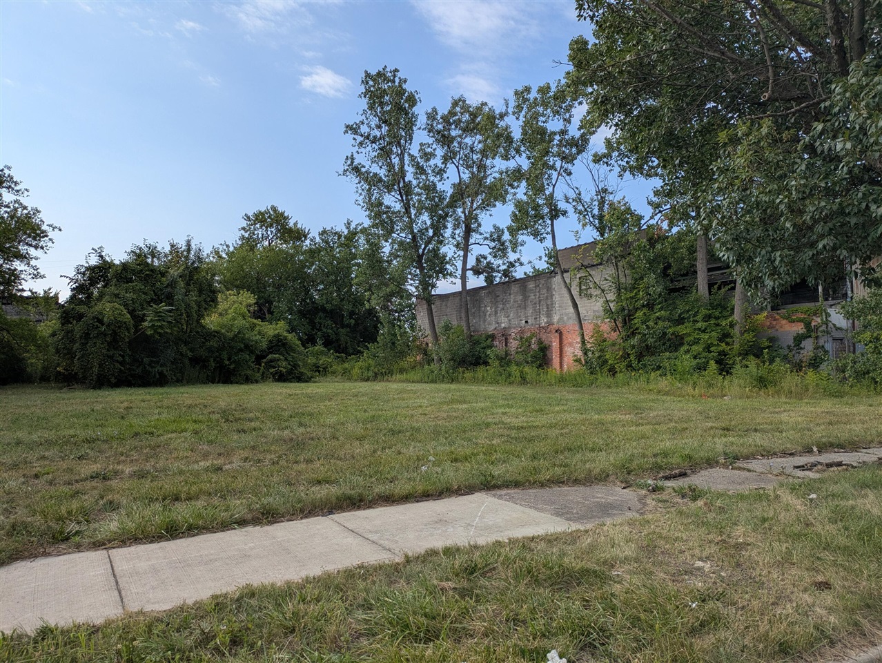 3821 Mcgraw Avenue Property Photo 3