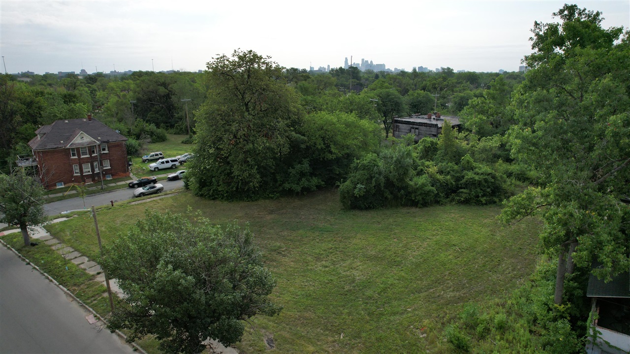 3821 Mcgraw Avenue Property Photo 5
