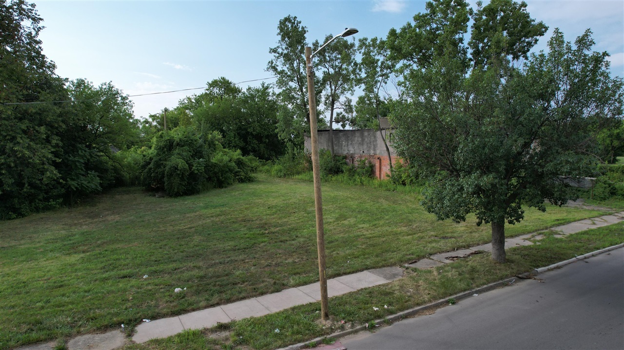 3821 Mcgraw Avenue Property Photo 6