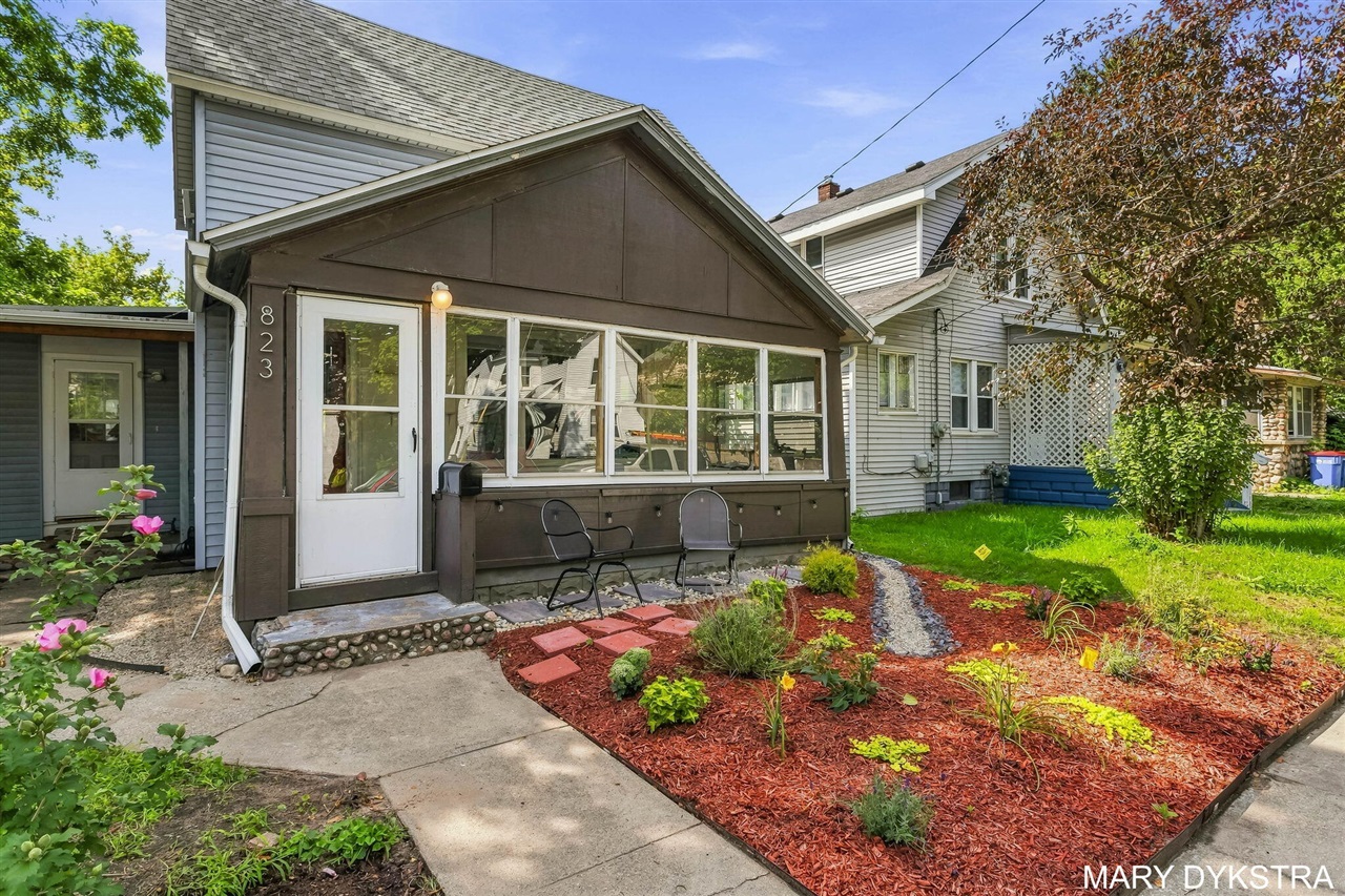 823 Prospect Avenue Property Photo 7