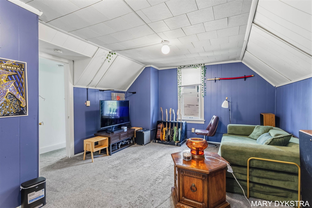 823 Prospect Avenue Property Photo 23