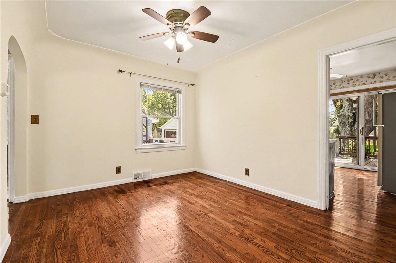 246 Lemyra Street Property Photo 8