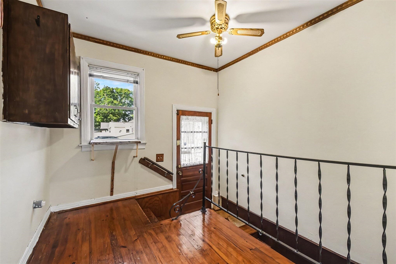 246 Lemyra Street Property Photo 13