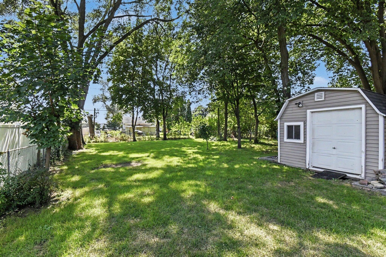 246 Lemyra Street Property Photo 25