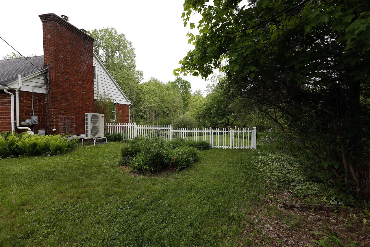 5801 N Territorial Road Property Photo 4