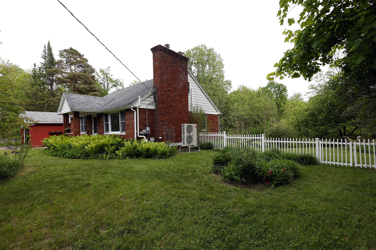 5801 N Territorial Road Property Photo 6