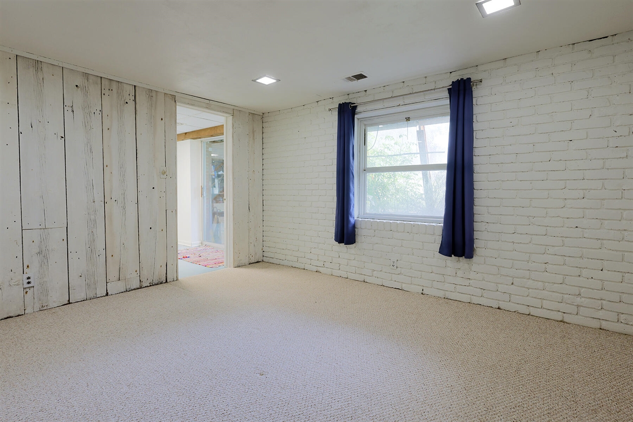 5801 N Territorial Road Property Photo 28