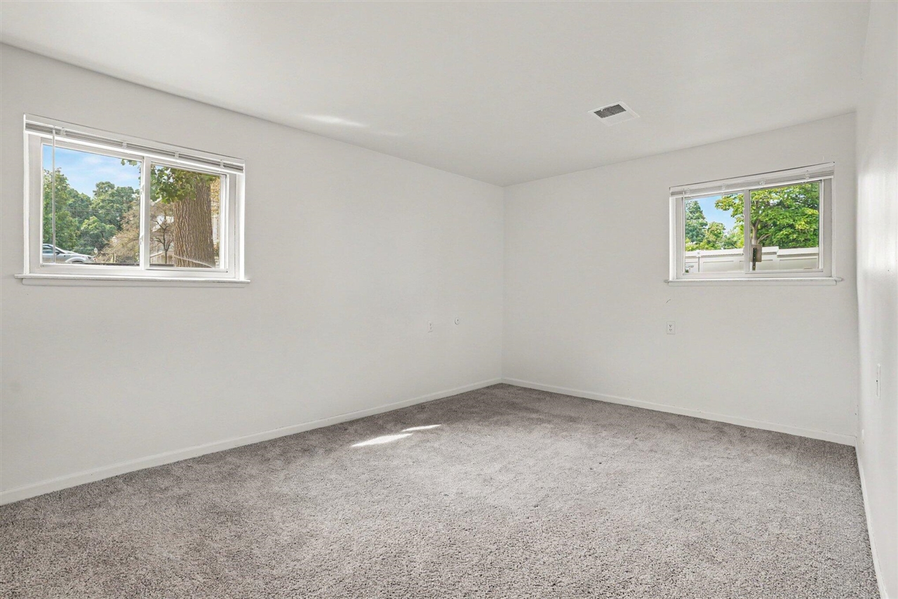 742 W Kilgore Road Property Photo 12