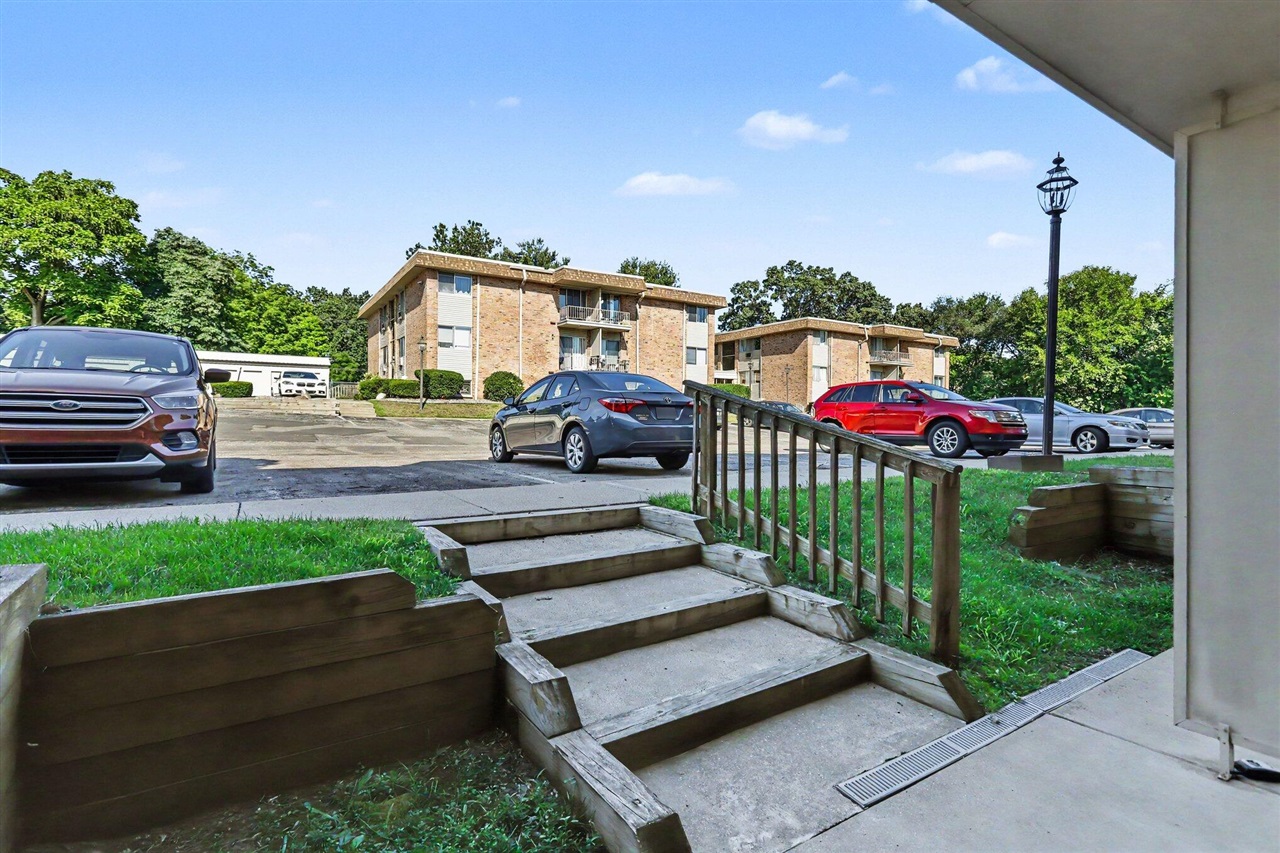 742 W Kilgore Road Property Photo 22