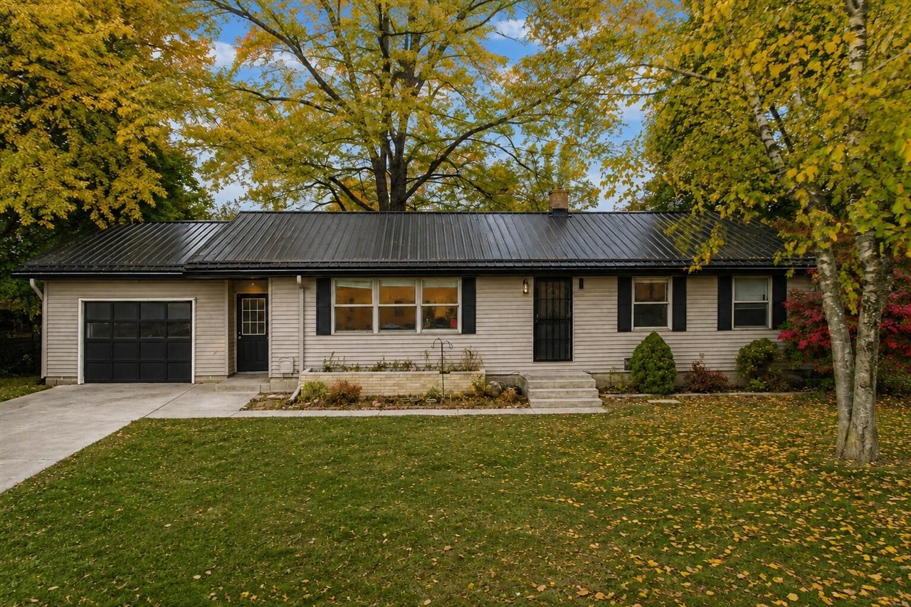 1055 Spruce Street Property Photo 1