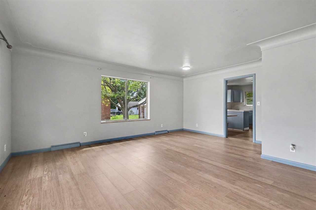 4301 Curwood Avenue Property Photo 4