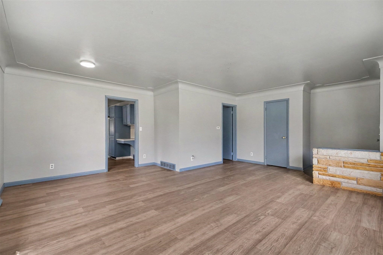 4301 Curwood Avenue Property Photo 5