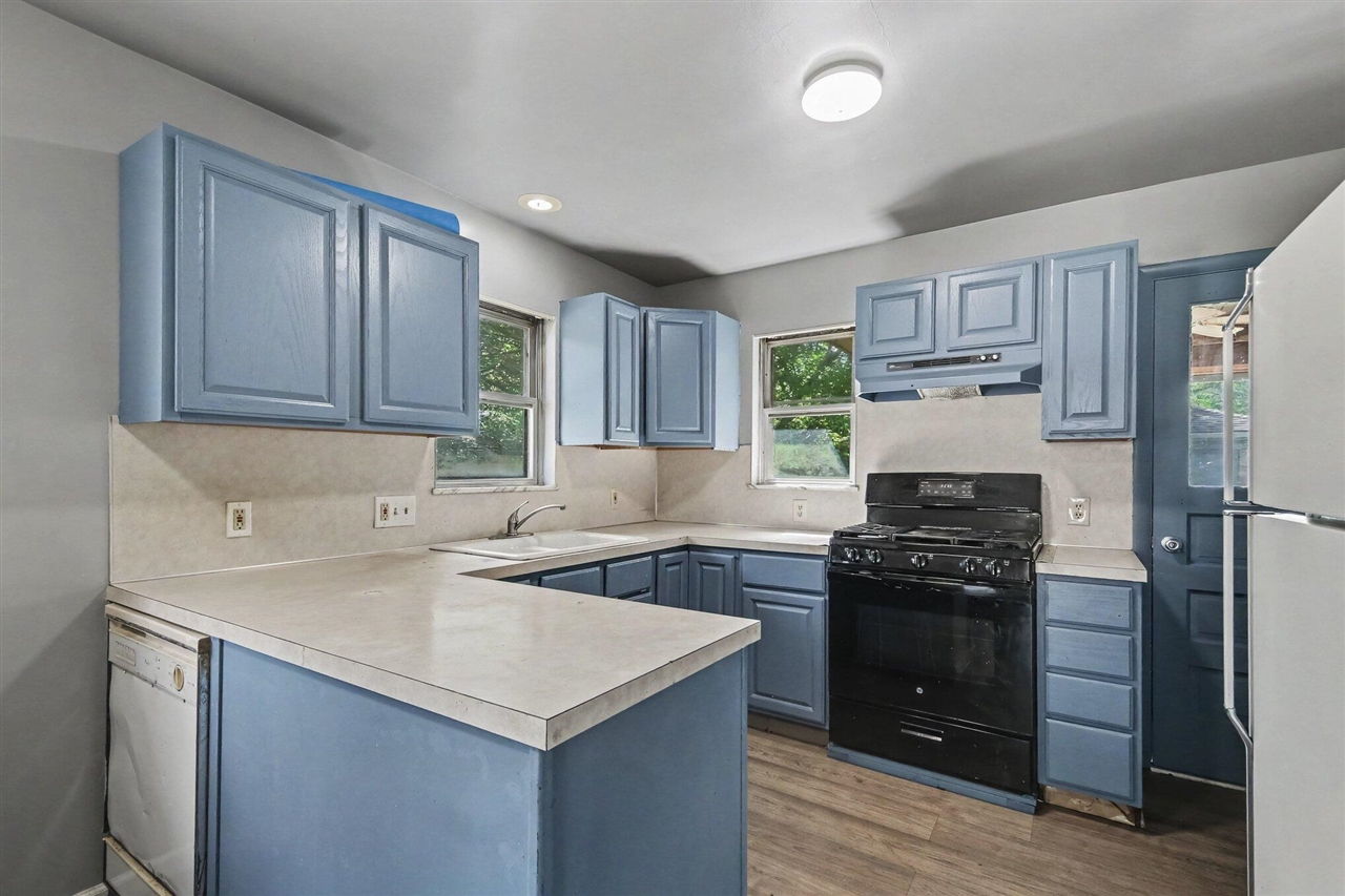 4301 Curwood Avenue Property Photo 9