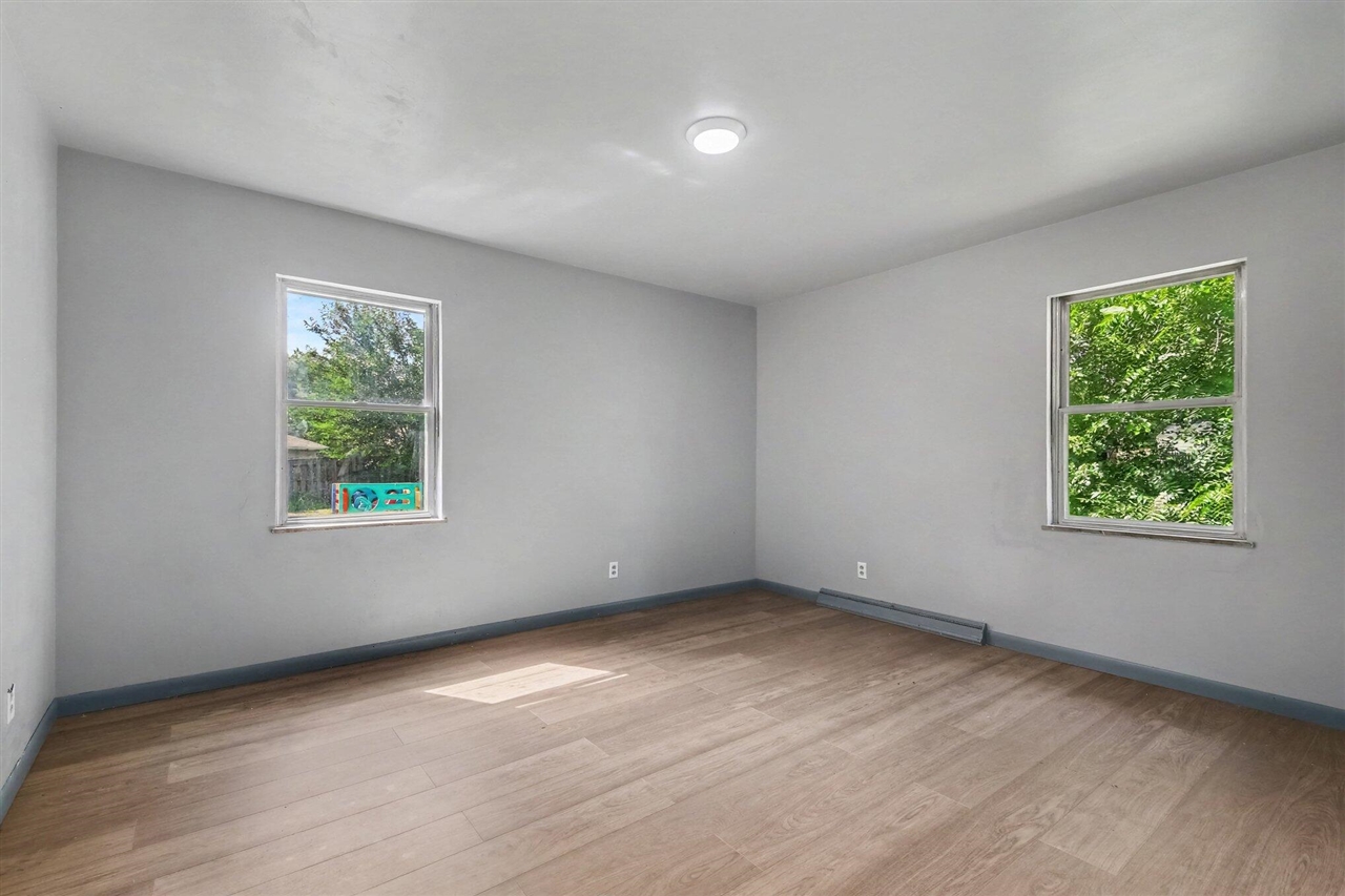 4301 Curwood Avenue Property Photo 13