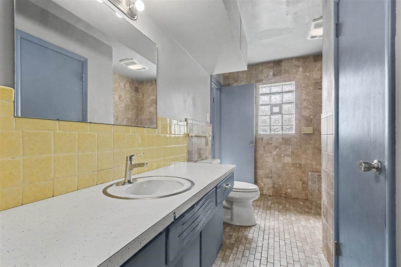 4301 Curwood Avenue Property Photo 15