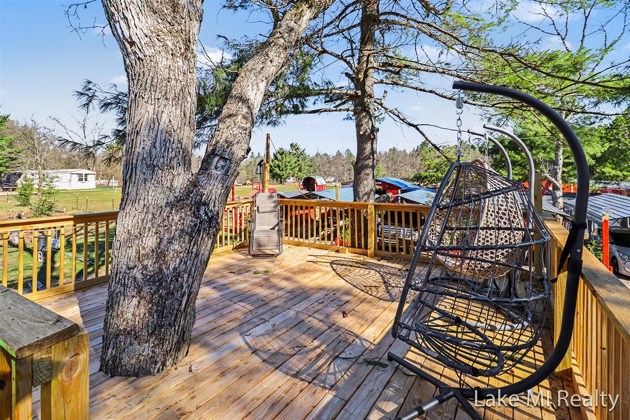 1889 E 40th Street Property Photo 18