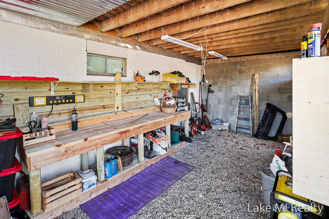 1889 E 40th Street Property Photo 31