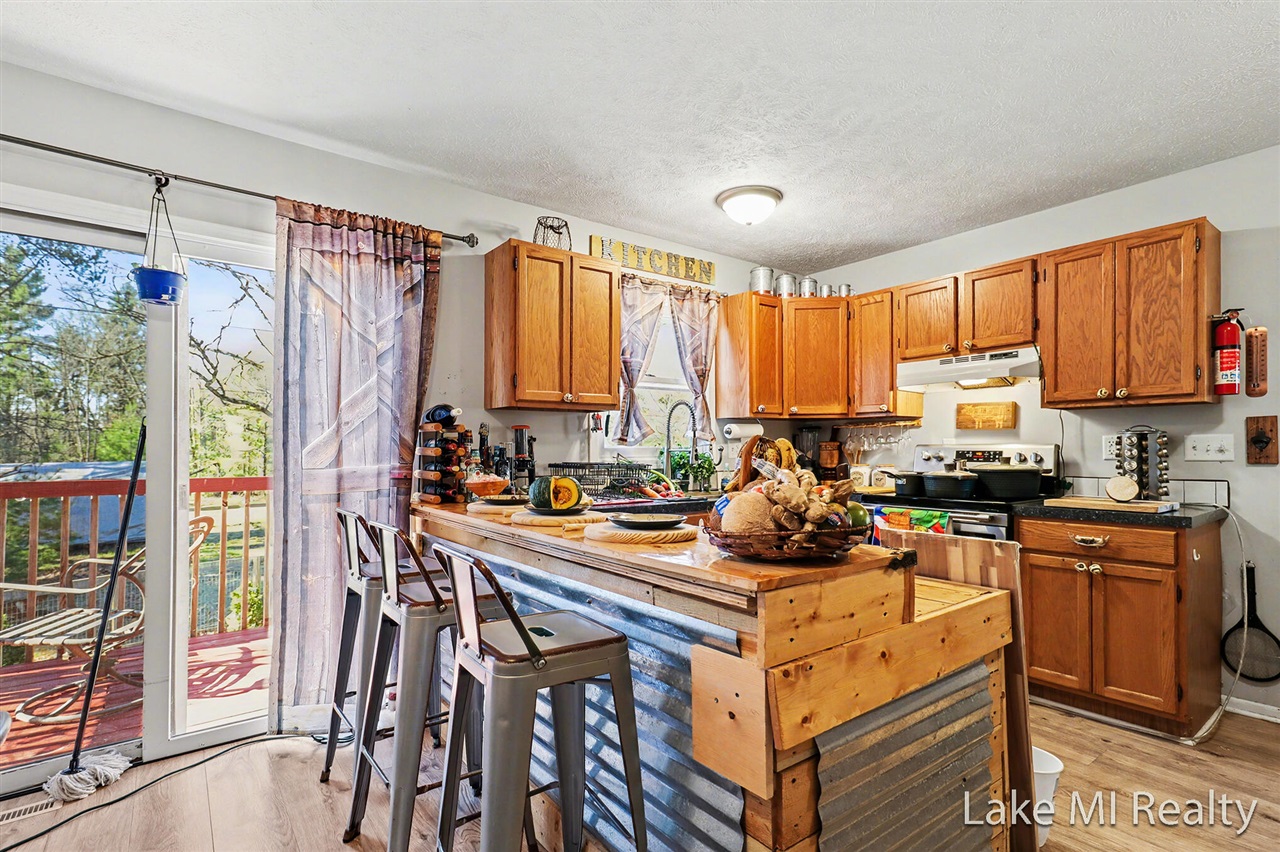 1889 E 40th Street Property Photo 45