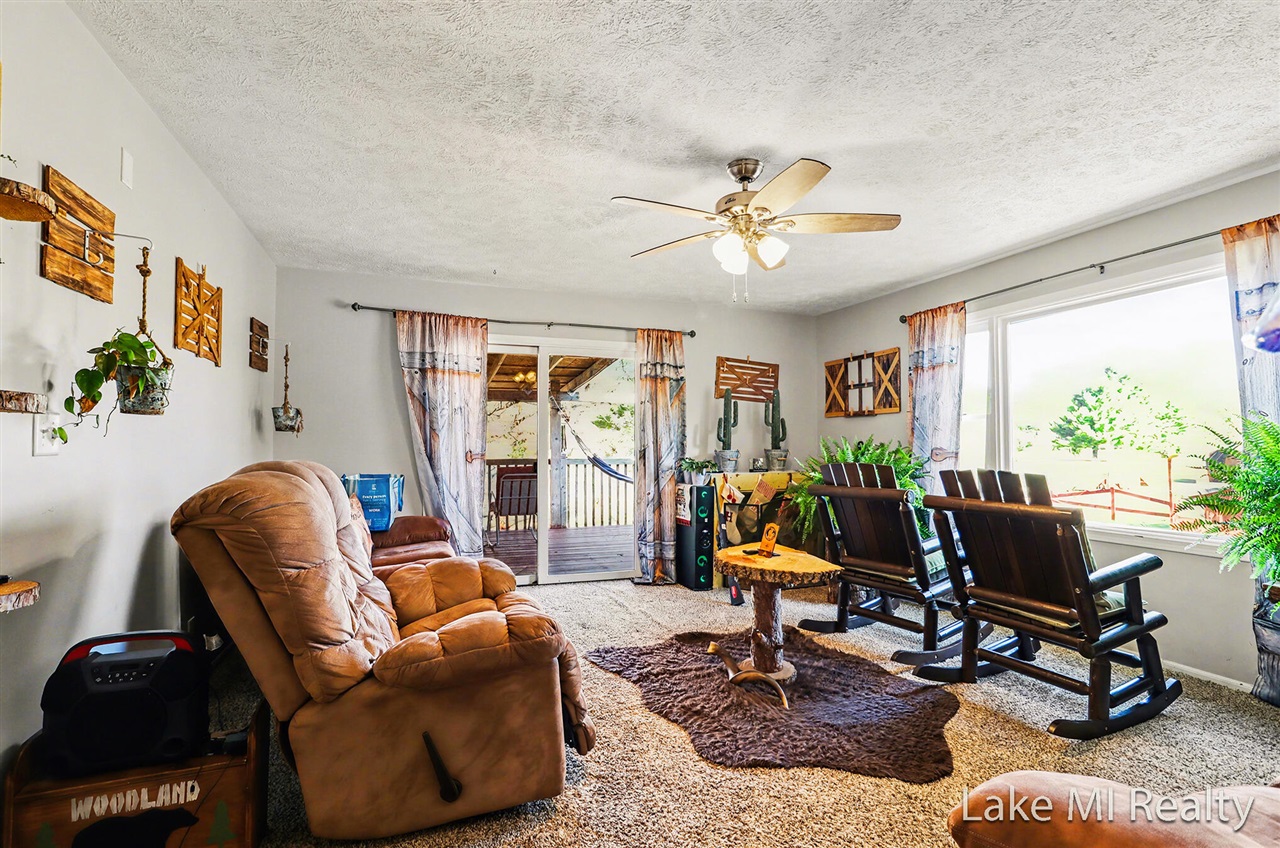 1889 E 40th Street Property Photo 47