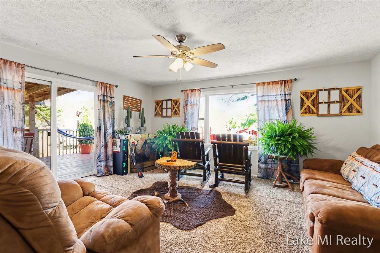 1889 E 40th Street Property Photo 48